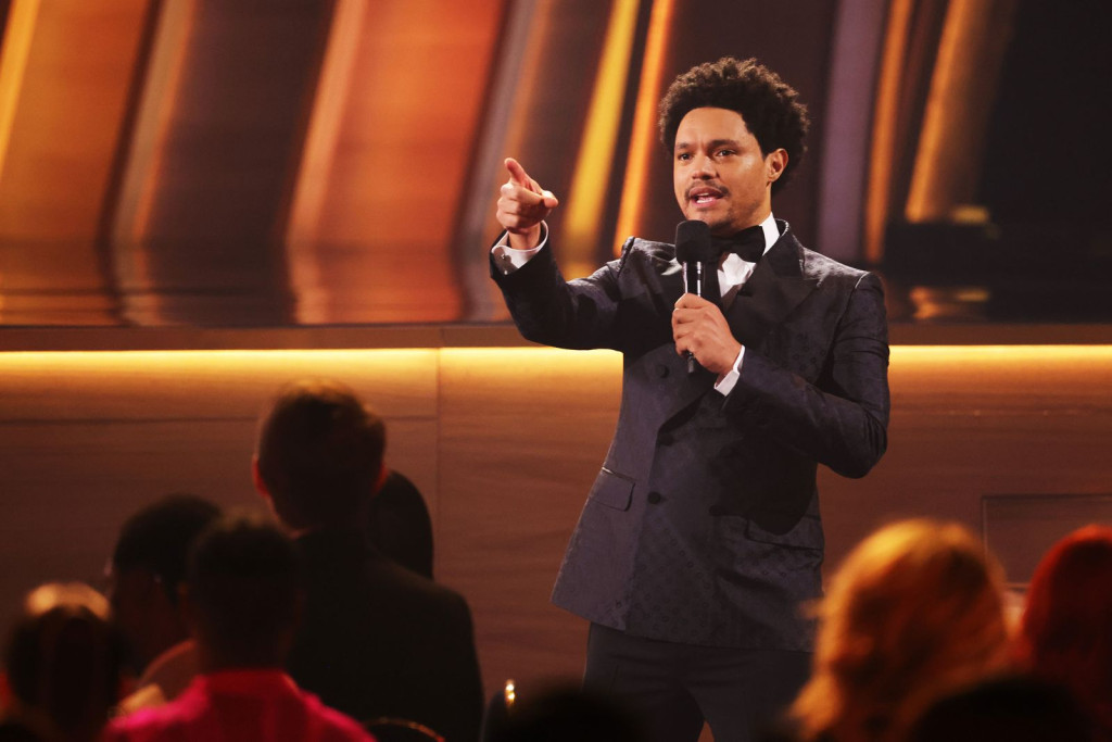 Trevor Noah Pembawa Acara Grammy Awards 2022
